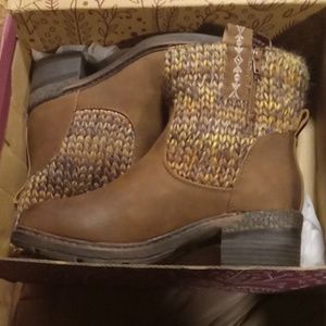 Womens Muk luks brown boots